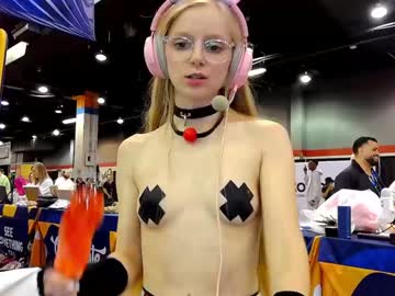 webcam girl emmasky69 live cam image #12355256