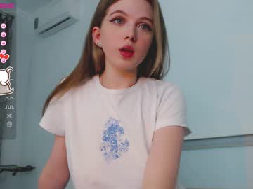 webcam girl small_blondee live cam image #4280700