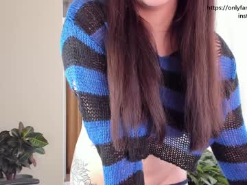 webcam girl aavee live cam image #3636012