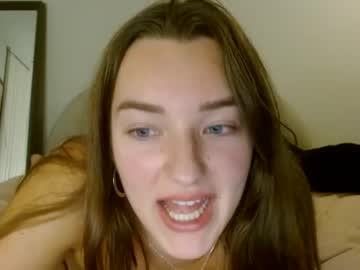 webcam girl peachyyvirgo live cam image #6802446
