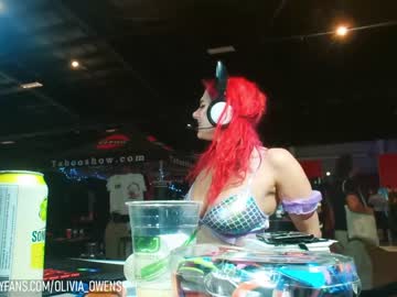 webcam girl oliviaowens live cam image #7354770