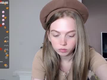 webcam girl small_blondee live cam image #3876660