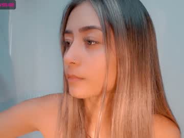 webcam girl gummy_bear7 live cam image #1724918