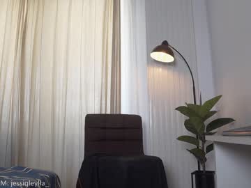 webcam girl queen_leylla live cam image #4123734