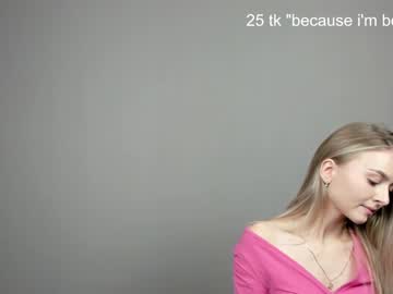webcam girl chloe_tin live cam image #4126665