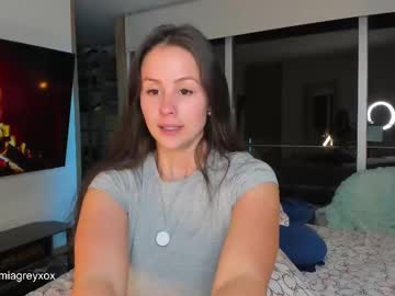 webcam girl mia_greyy live cam image #12255689