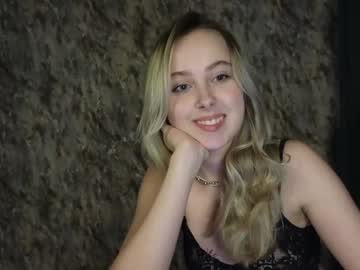 webcam girl chloe_whispers live cam image #12744218