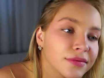 webcam girl lipswithsmileonthem live cam image #12909547