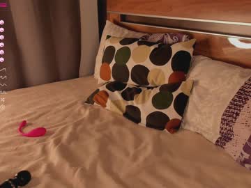 webcam girl yolandabertha live cam image #4264181