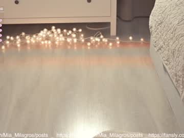 webcam girl mia_milagros live cam image #3728417