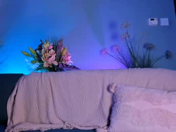 webcam girl littlee33 live cam image #3764551
