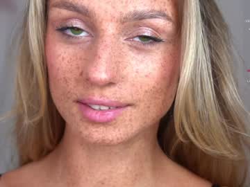 webcam girl artease live cam image #9990887