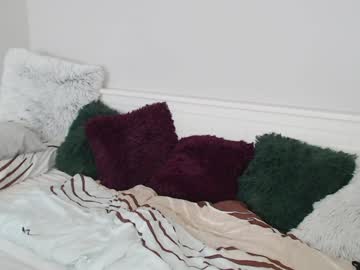 webcam girl emerald_kittycat live cam image #9736436