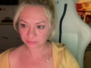 webcam girl kiradivine live cam image #5759160
