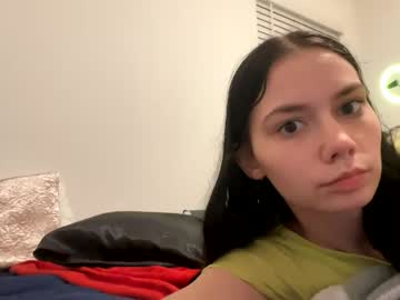 webcam girl destiny_yvng live cam image #8612766