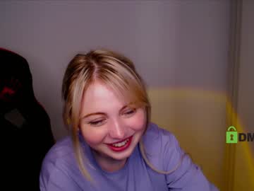 webcam girl shy_blondiee live cam image #5065858