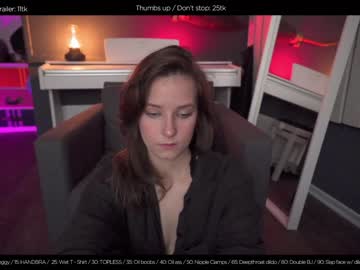 webcam girl hermione_potter_couple live cam image #5987841