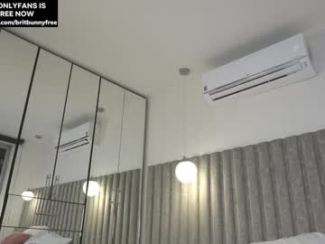 webcam girl camilitasu live cam image #9879289