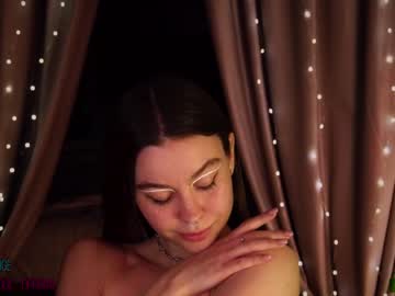 webcam girl nika_lodge live cam image #9021392
