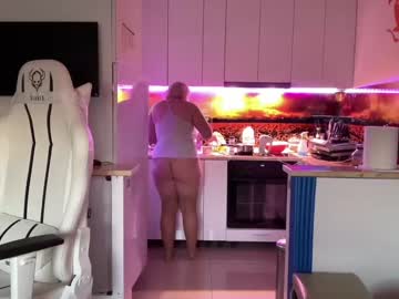webcam girl kiradivine live cam image #7352353