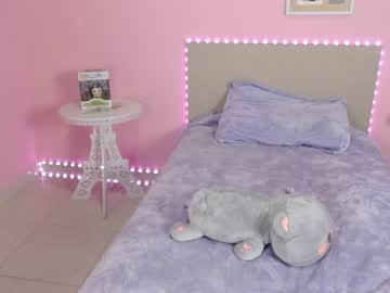 webcam girl little_effy18 live cam image #1350435