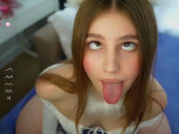 webcam girl fluffy_angel live cam image #10303320