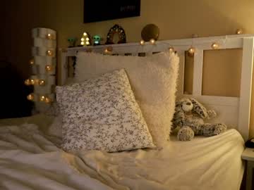 webcam girl little_mystery live cam image #3193401
