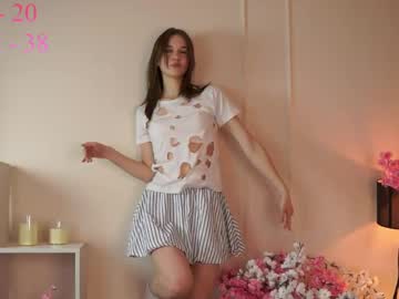 webcam girl cwenbrayton live cam image #12335328