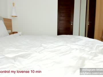 webcam girl carolinaherera live cam image #3176098