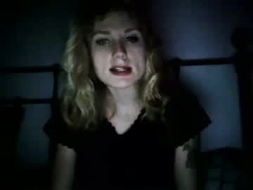 webcam girl kyliemetalgirl2002 live cam image #293853