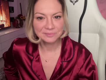 webcam girl kiradivine live cam image #672887