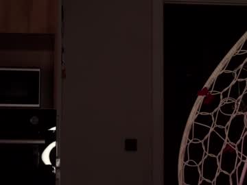 webcam girl emilybatee live cam image #12654494