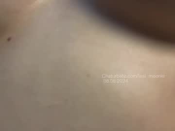 webcam girl lesi_moonie live cam image #10144225
