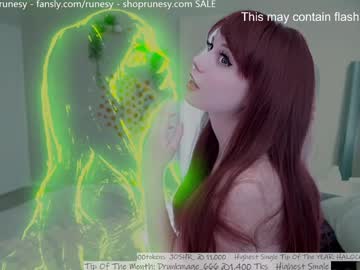 webcam girl runesy live cam image #10991053