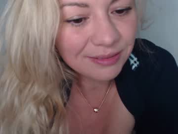 webcam girl kiradivine live cam image #4032168