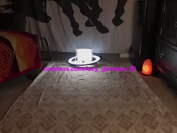webcam girl lucy_gooosey live cam image #7826358
