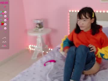 webcam girl little_effy18 live cam image #2760313