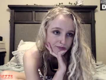 webcam girl peachezzs live cam image #617778