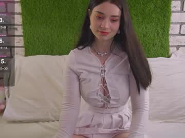 webcam girl xtal_kiss live cam image #9691177