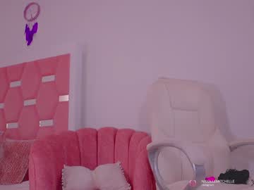 webcam girl nicolle_mitchelle live cam image #10234851