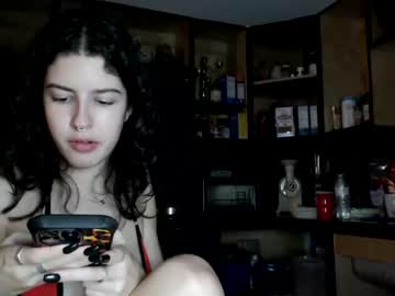 webcam girl frenchava live cam image #7050861