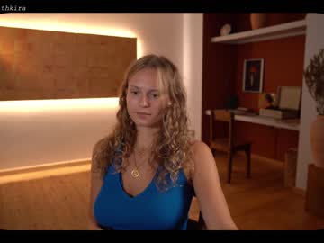 webcam girl chillwithkira live cam image #3536349