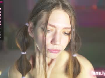 webcam girl angels_kiss live cam image #4335072