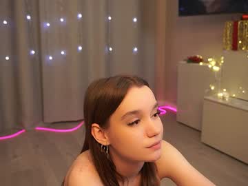 webcam girl harrieteasley live cam image #11273451