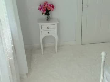 webcam girl littlegreekflower live cam image #12127195