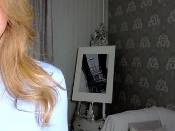webcam girl chocolate_berries live cam image #10603881
