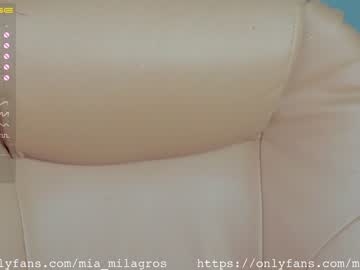 webcam girl mia_milagros live cam image #1021118