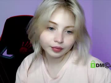 webcam girl shy_blondiee live cam image #5219172
