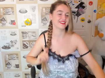 webcam girl emmika_ live cam image #3127881