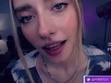 webcam girl _yvie_ live cam image #6547631